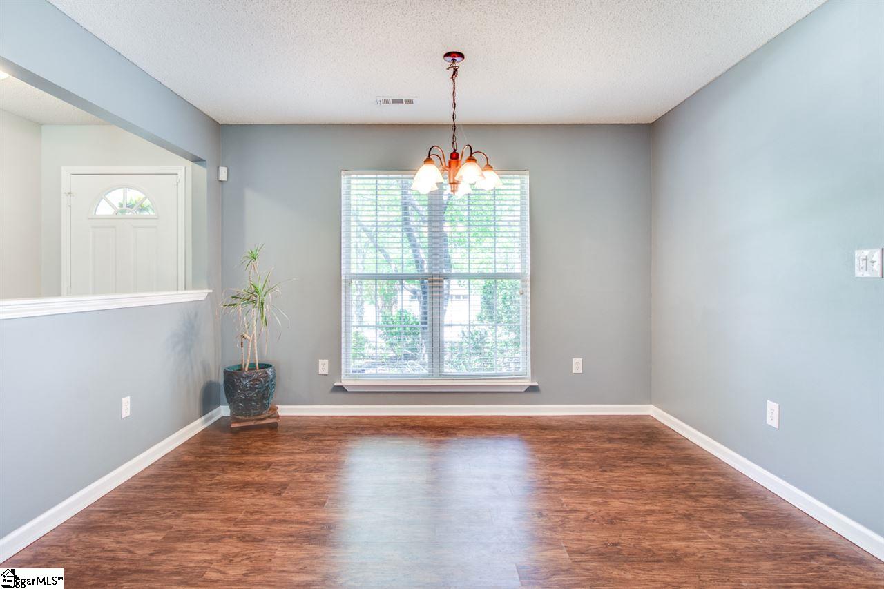 310 Riverside Chase Circle Greer, SC 29650 - Photo 4 of 28 Gallery Image 4