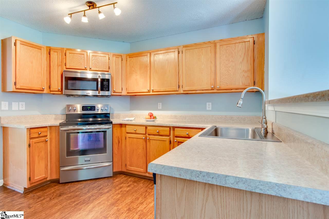 310 Riverside Chase Circle Greer, SC 29650 - Photo 9 of 28 Gallery Image 9