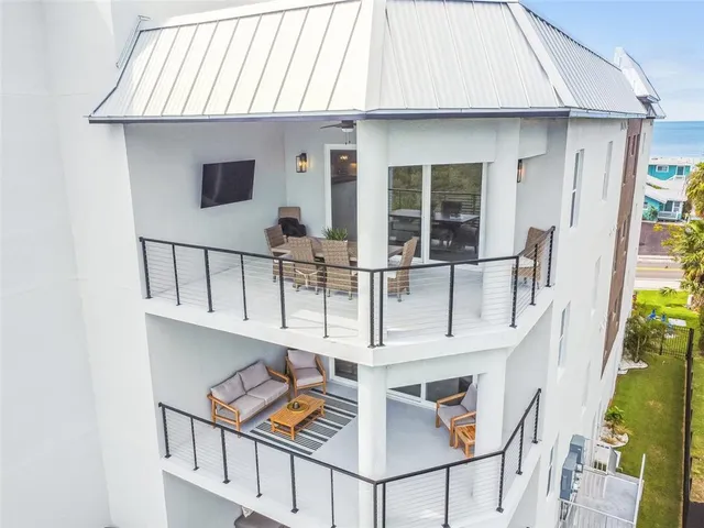 $15,000 | 19505 Gulf Boulevard, Unit 404, Indian Shores, FL 33785