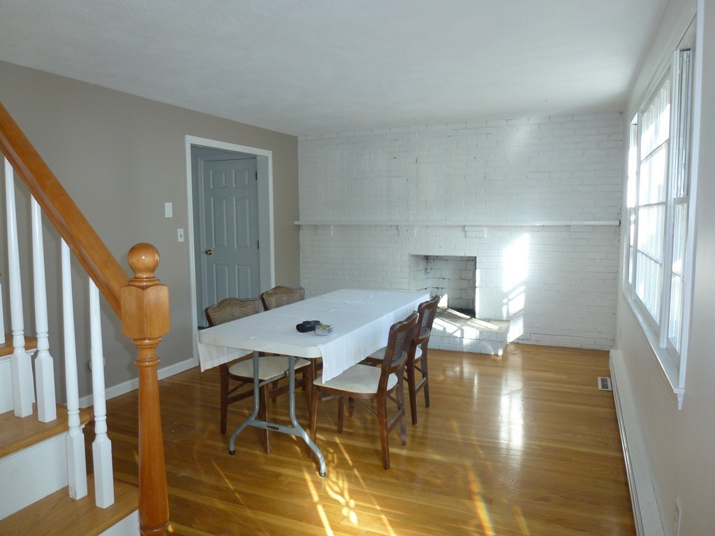 12 Oak Road Westford, MA 01886 - Photo 5 of 18 Gallery Image 5
