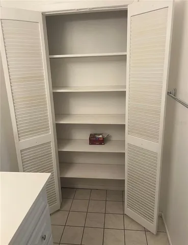 $2,400 | 7604 La Mesita Court, Tampa, FL 33615