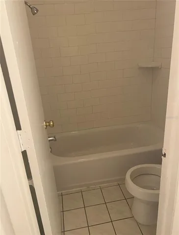 $2,400 | 7604 La Mesita Court, Tampa, FL 33615