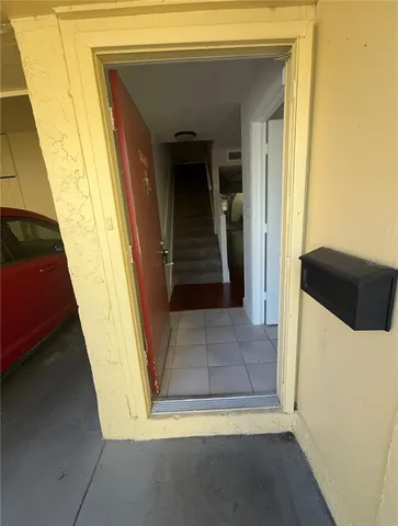 $2,400 | 7604 La Mesita Court, Tampa, FL 33615