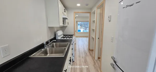 $1,200 | 623 Frankfort Avenue, Unit 1, Elberta, MI 49628