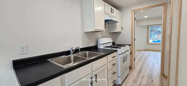 $1,200 | 623 Frankfort Avenue, Unit 1, Elberta, MI 49628