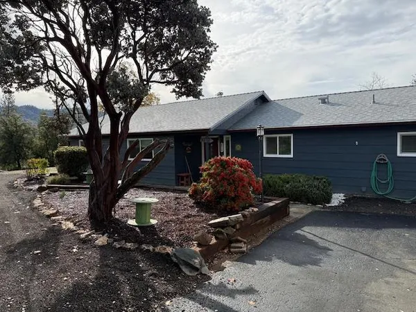 $450,000 | 39468 Summit Drive, Oakhurst, CA 93644