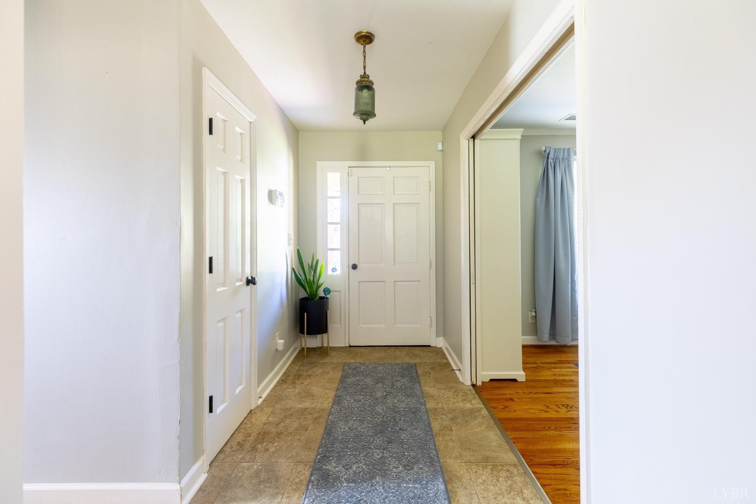 100 Chesterfield Road Lynchburg, VA 24502 - Photo 3 of 51 Gallery Image 3