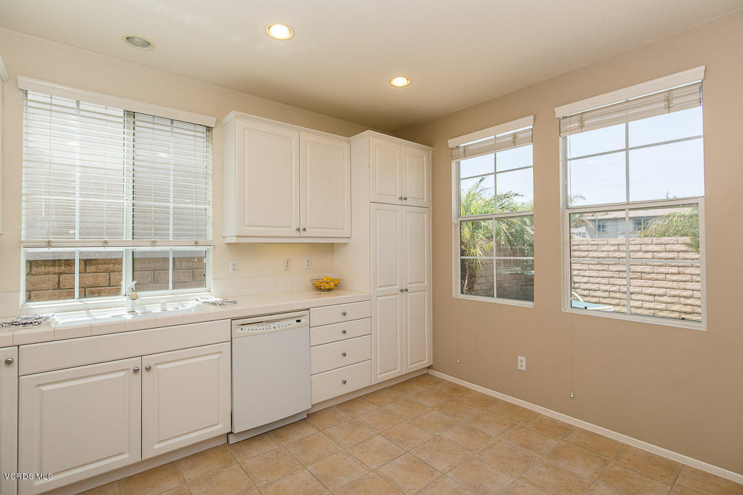 1159 Oleander Way Simi Valley, CA 93065 - Photo 17 of 48 1159 Oleander Way-16