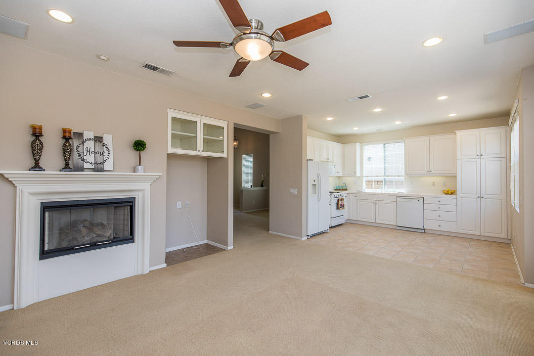 1159 Oleander Way Simi Valley, CA 93065 - Photo 19 of 48 1159 Oleander Way-18