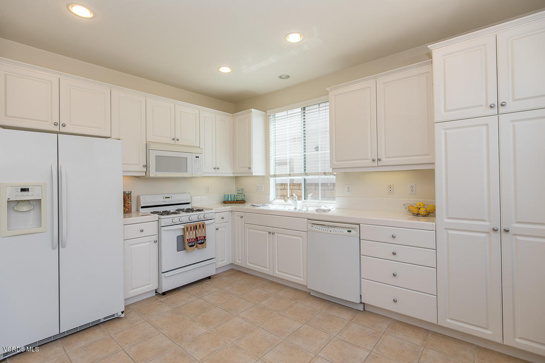 1159 Oleander Way Simi Valley, CA 93065 - Photo 21 of 48 1159 Oleander Way-20