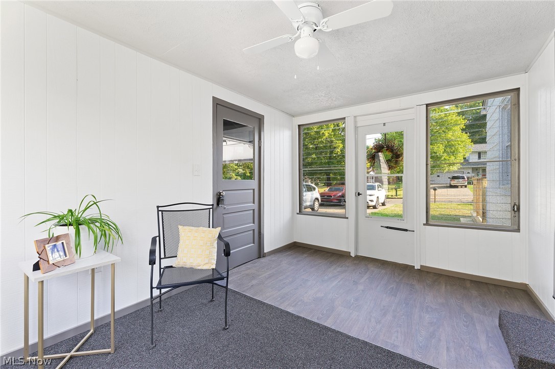 3014 Decamp Road Youngstown, OH 44511 - Photo 22 of 26 Breezeway