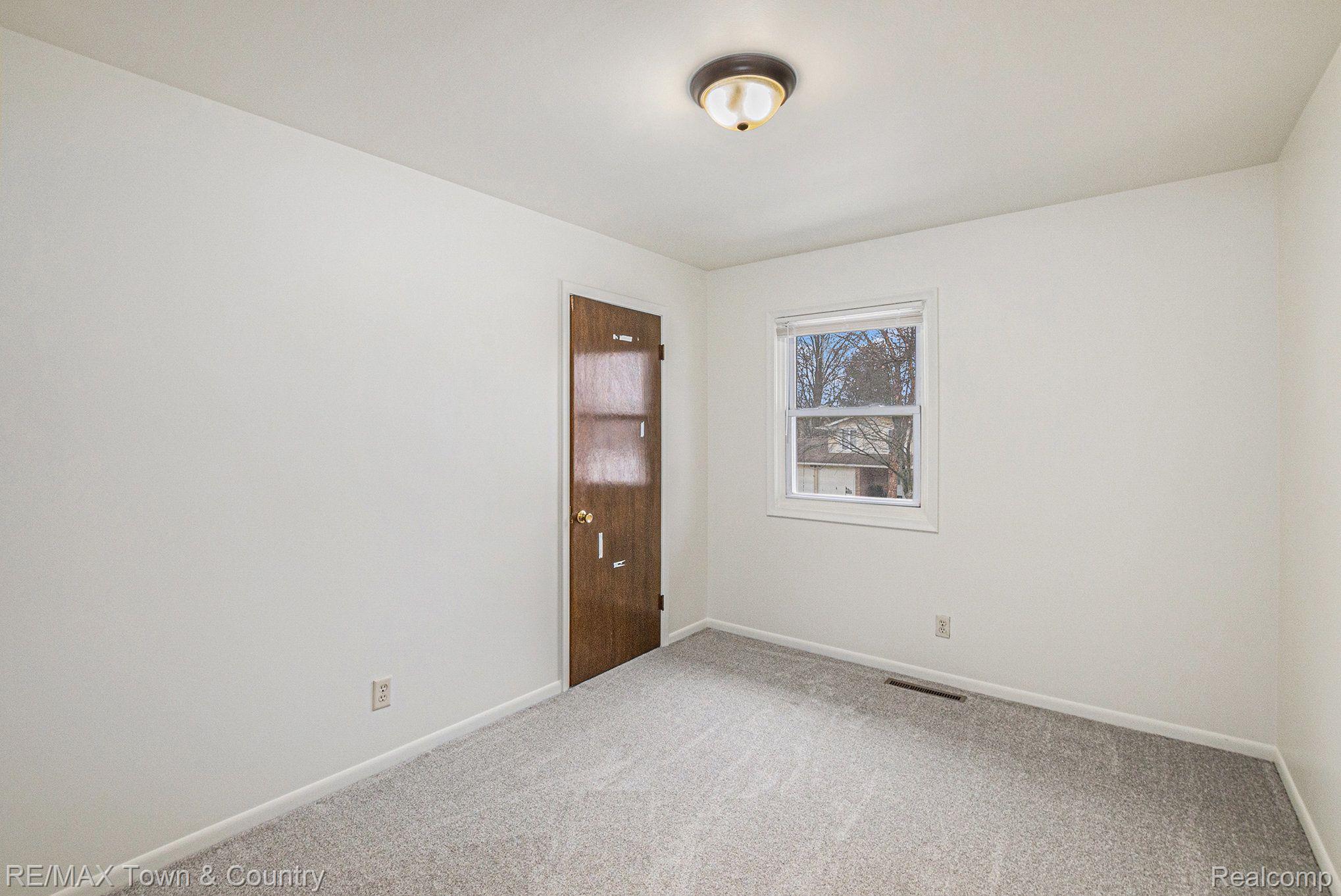 537 Spring Lane Flushing, MI 48433 - Photo 16 of 30