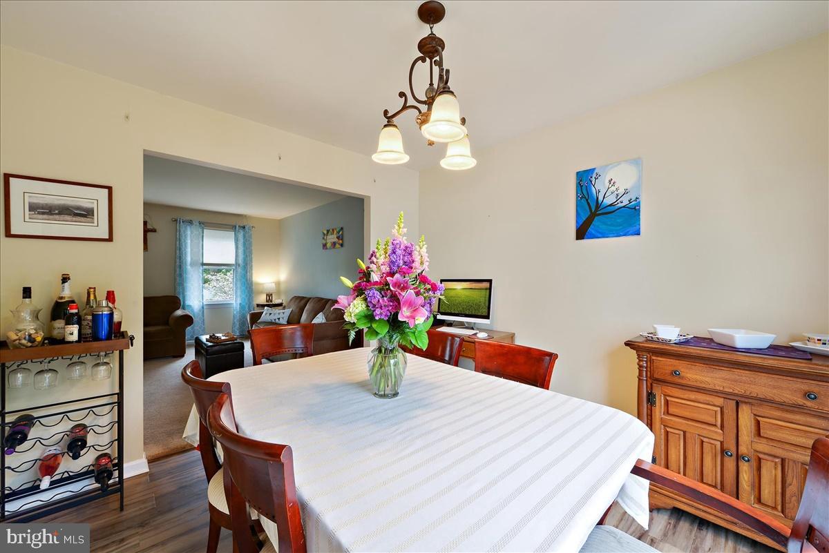 423 Westfield Court Lititz, PA 17543 - Photo 8 of 30 Dining Room