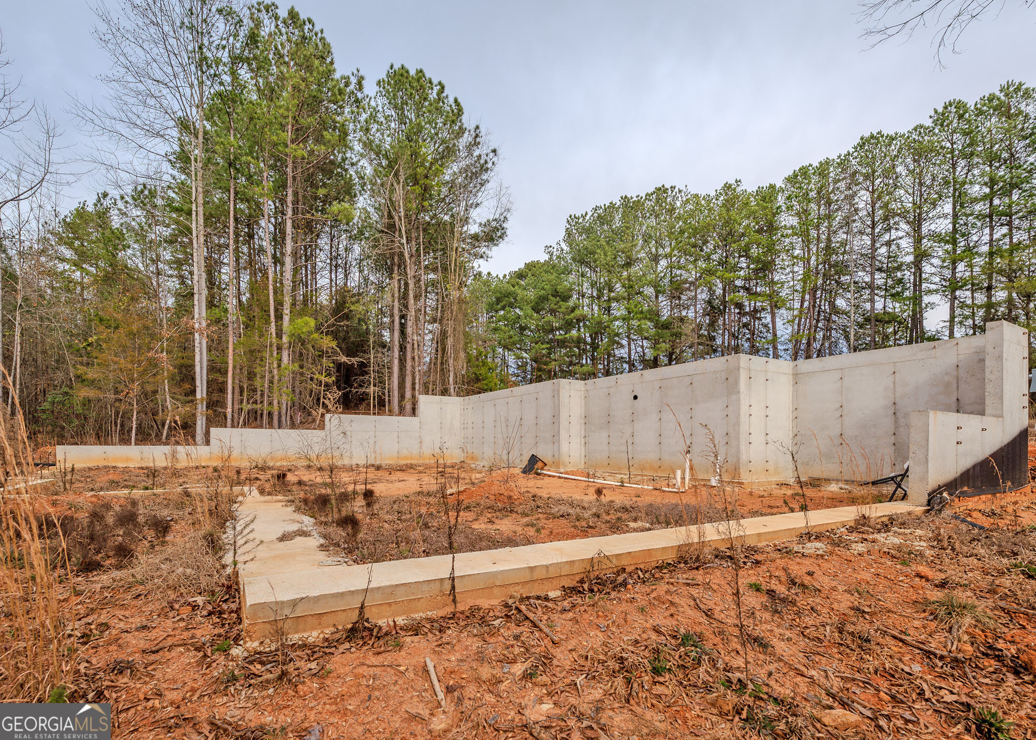 52 Andrews Subdivision Lavonia, GA 30553 - Photo 3 of 7 a view of a backyard