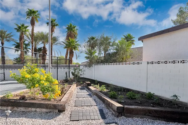 $2,299,999 | 2720 Tioga Pines Circle, Las Vegas, NV 89117