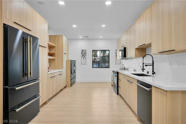 $2,299,999 | 2720 Tioga Pines Circle, Las Vegas, NV 89117