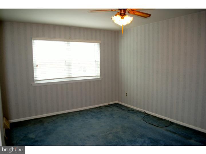 12304 Dunks Ferry Road Philadelphia, PA 19154 - Photo 14 of 20