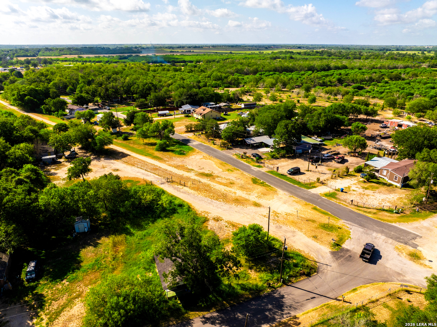 710 Goliad Road Floresville, TX 78114 - Photo 18 of 31 a view of a city