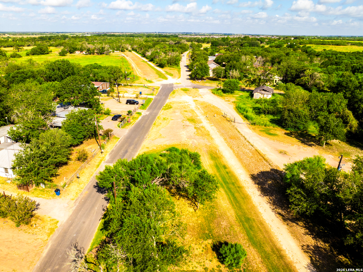 710 Goliad Road Floresville, TX 78114 - Photo 21 of 31 a view of swimming pool from a yard