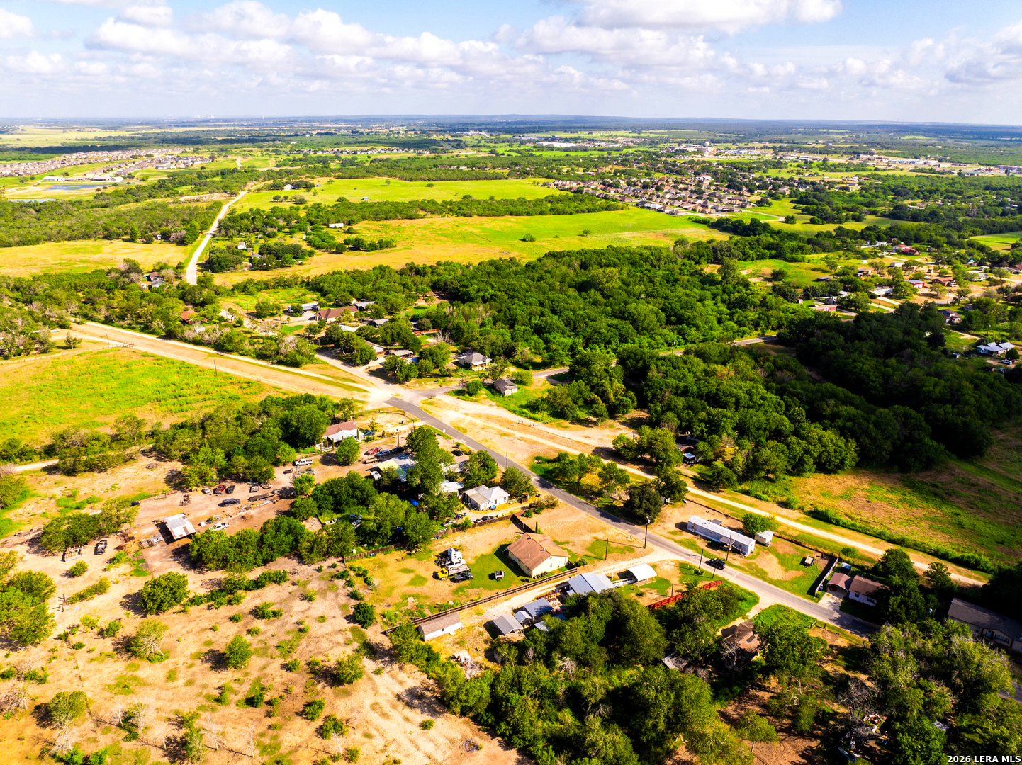 710 Goliad Road Floresville, TX 78114 - Photo 7 of 31 a view of an ocean and a yard