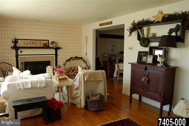 235 Edgewood Road York, PA 17402 - Photo 3 of 23 Gallery Image 3
