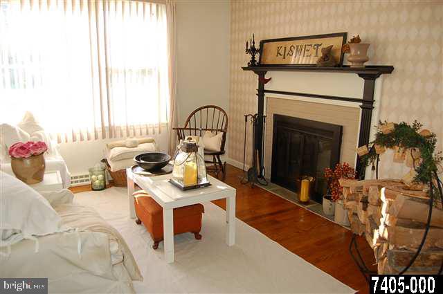 235 Edgewood Road York, PA 17402 - Photo 4 of 23 Gallery Image 4