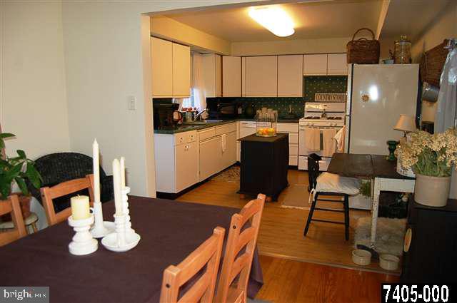 235 Edgewood Road York, PA 17402 - Photo 8 of 23 Gallery Image 8