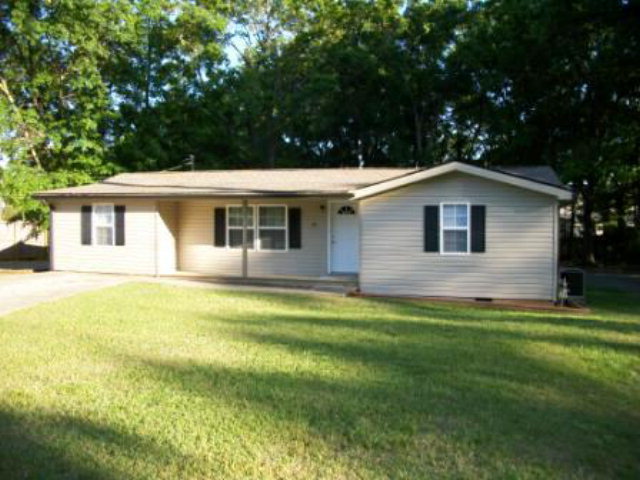 81 Powerhouse Road Forsyth, GA 31029 - Photo 1 of 9 Primary Photo