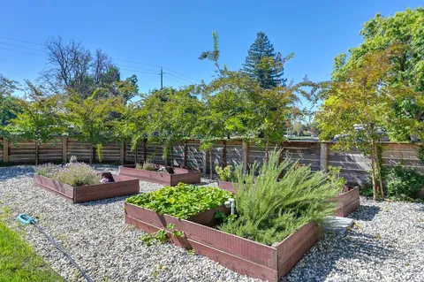 $710,000 | 5823 21st Avenue, Sacramento, CA 95820