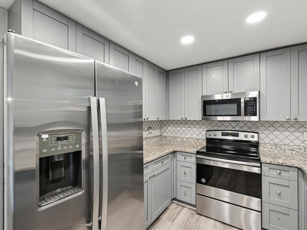 10820 Oldham Road Port Richey, FL 34668 - Photo 9 of 32 Gallery Image 9