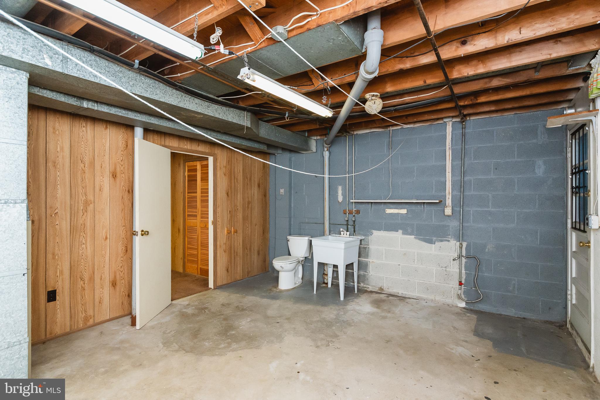 759 Lannerton Road Baltimore, MD 21220 - Photo 35 of 44 Utility Bath