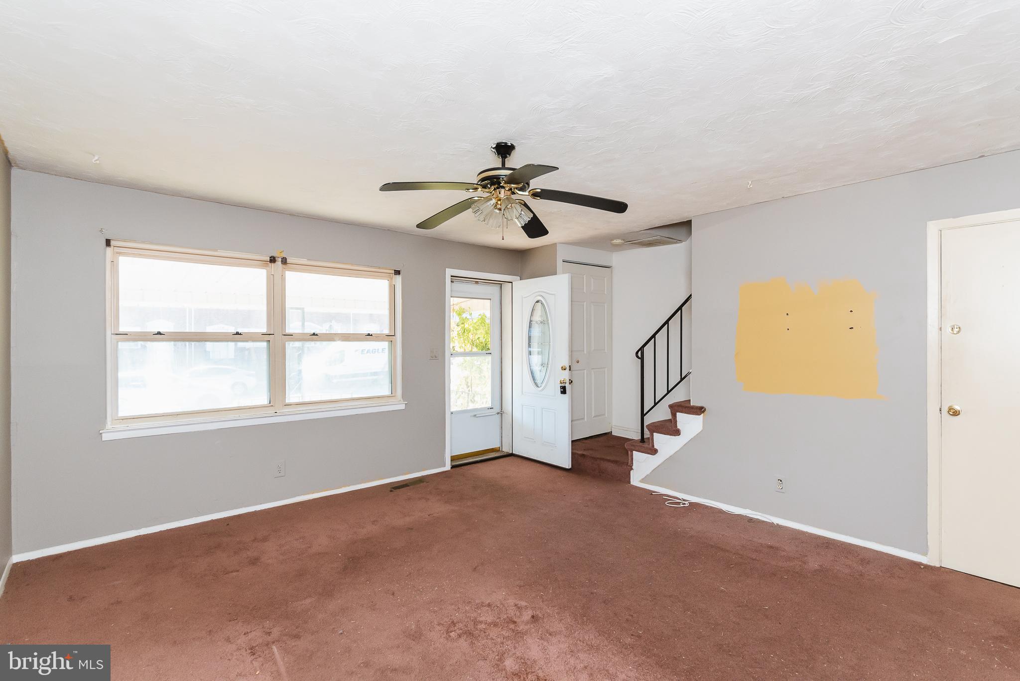 759 Lannerton Road Baltimore, MD 21220 - Photo 5 of 44 Living Room