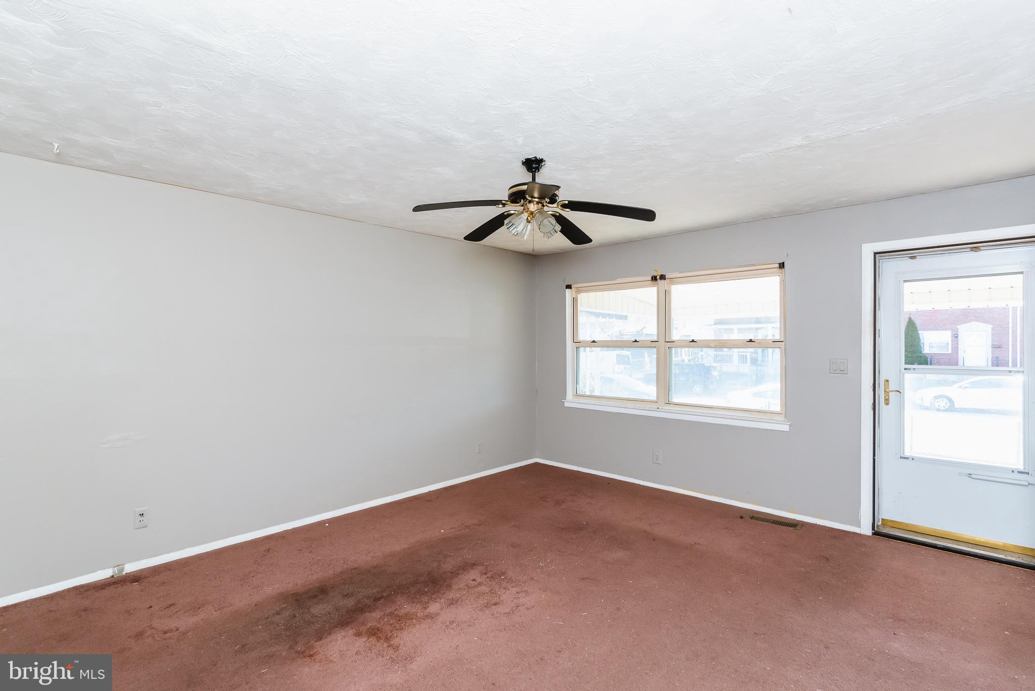 759 Lannerton Road Baltimore, MD 21220 - Photo 6 of 44 Living Room