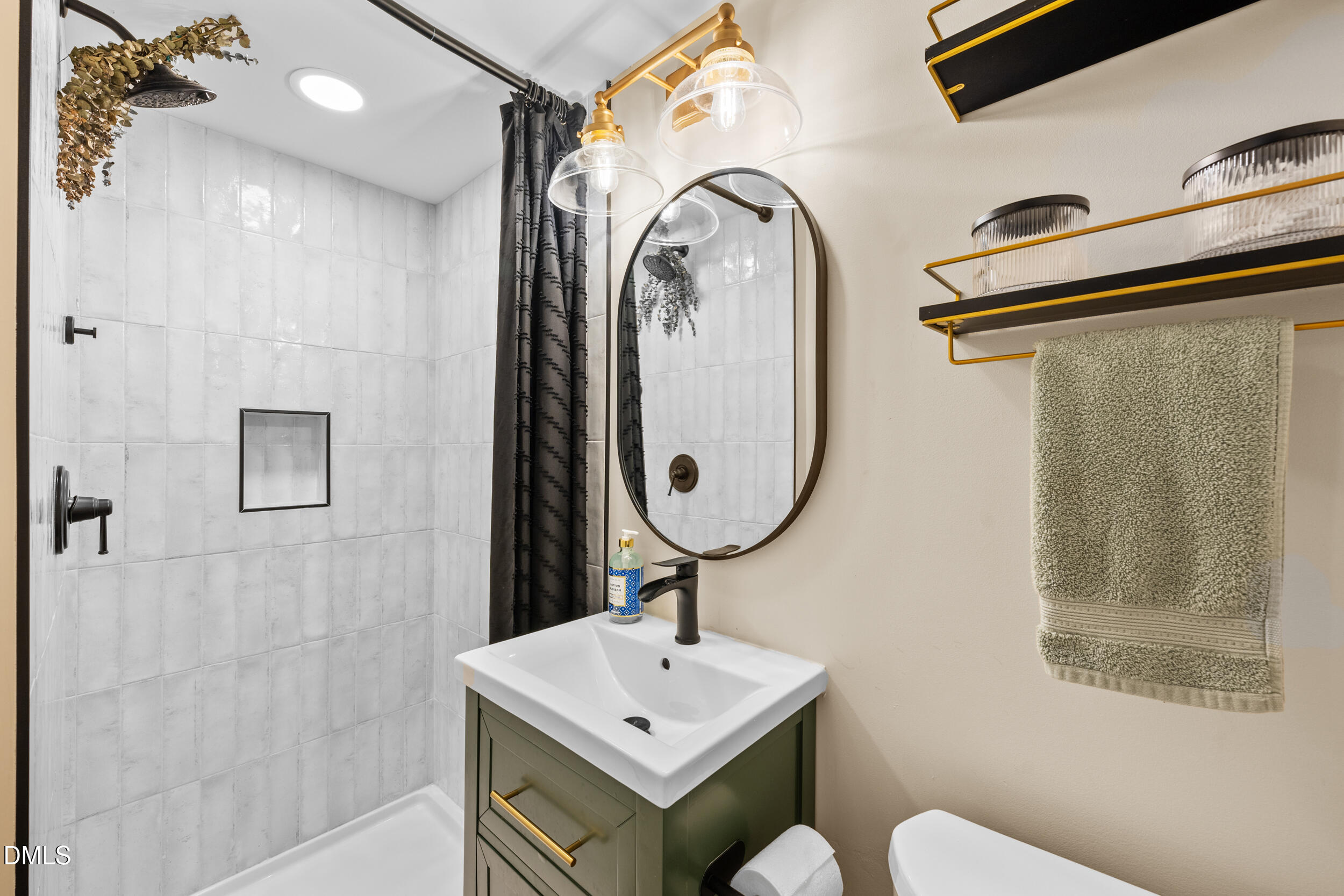 5505 Knollwood Road Raleigh, NC 27609 - Photo 28 of 41 Lower Level Bathroom