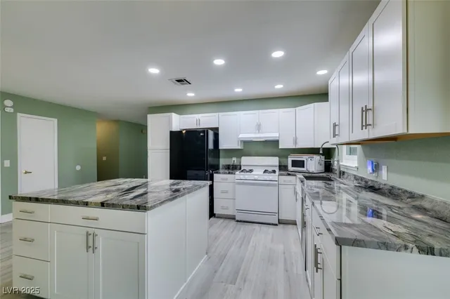 $2,062 | 605 Mosswood Drive, Henderson, NV 89002