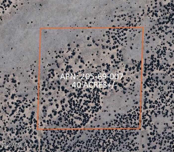 1741 County Road St. Johns, AZ 85936 - Photo 4 of 10 a bathroom with a black white checkered floor