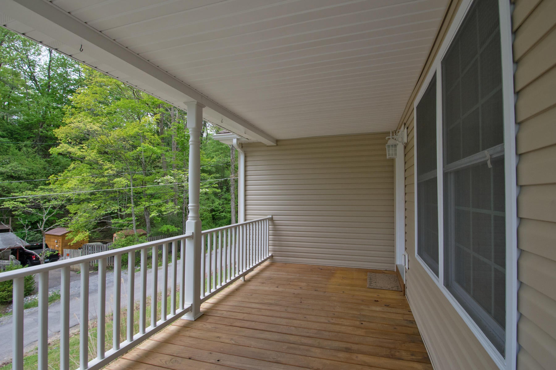 178 Rip Van Winkle Road White Sulphur Springs, WV 24986 - Photo 4 of 43 Gallery Image 4