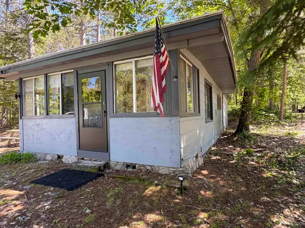 $129,900 | 211 Highway 28, Marquette, MI 49855