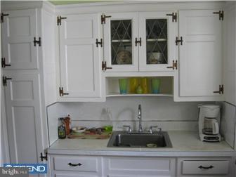 239 Richfield Road Upper Darby, PA 19082 - Photo 7 of 12 Kitchen