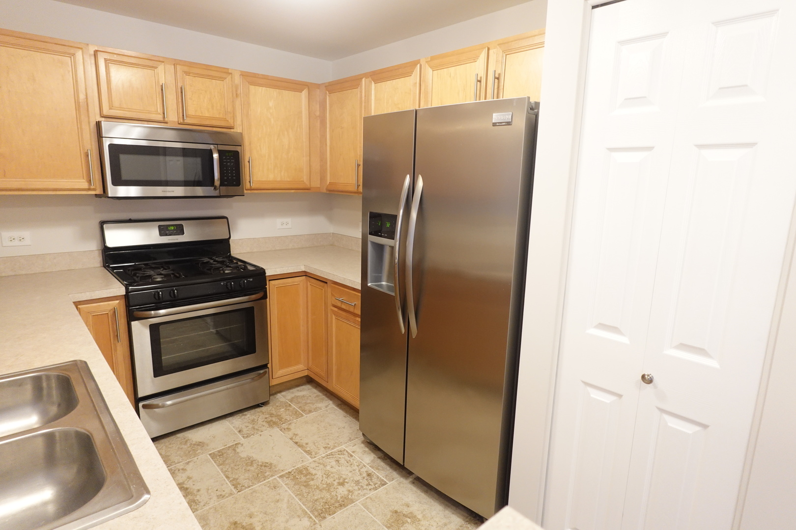 650 Mill Circle, Unit 205 Wheeling, IL 60090 - Photo 12 of 33