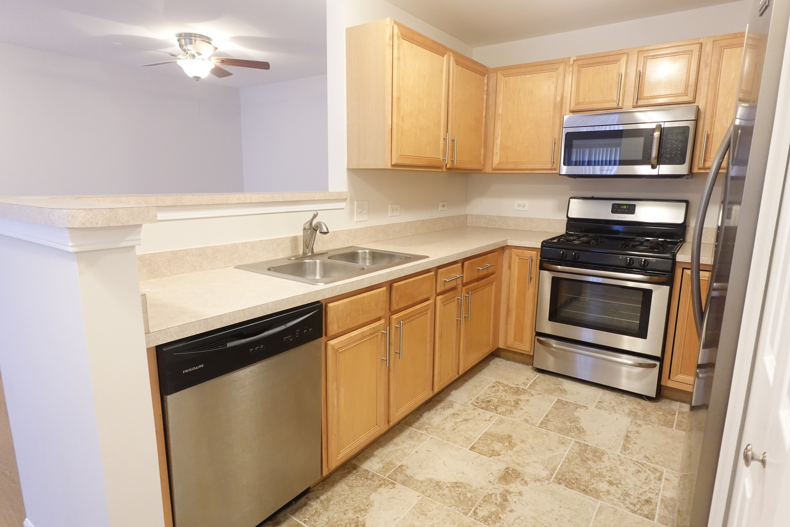 650 Mill Circle, Unit 205 Wheeling, IL 60090 - Photo 13 of 33