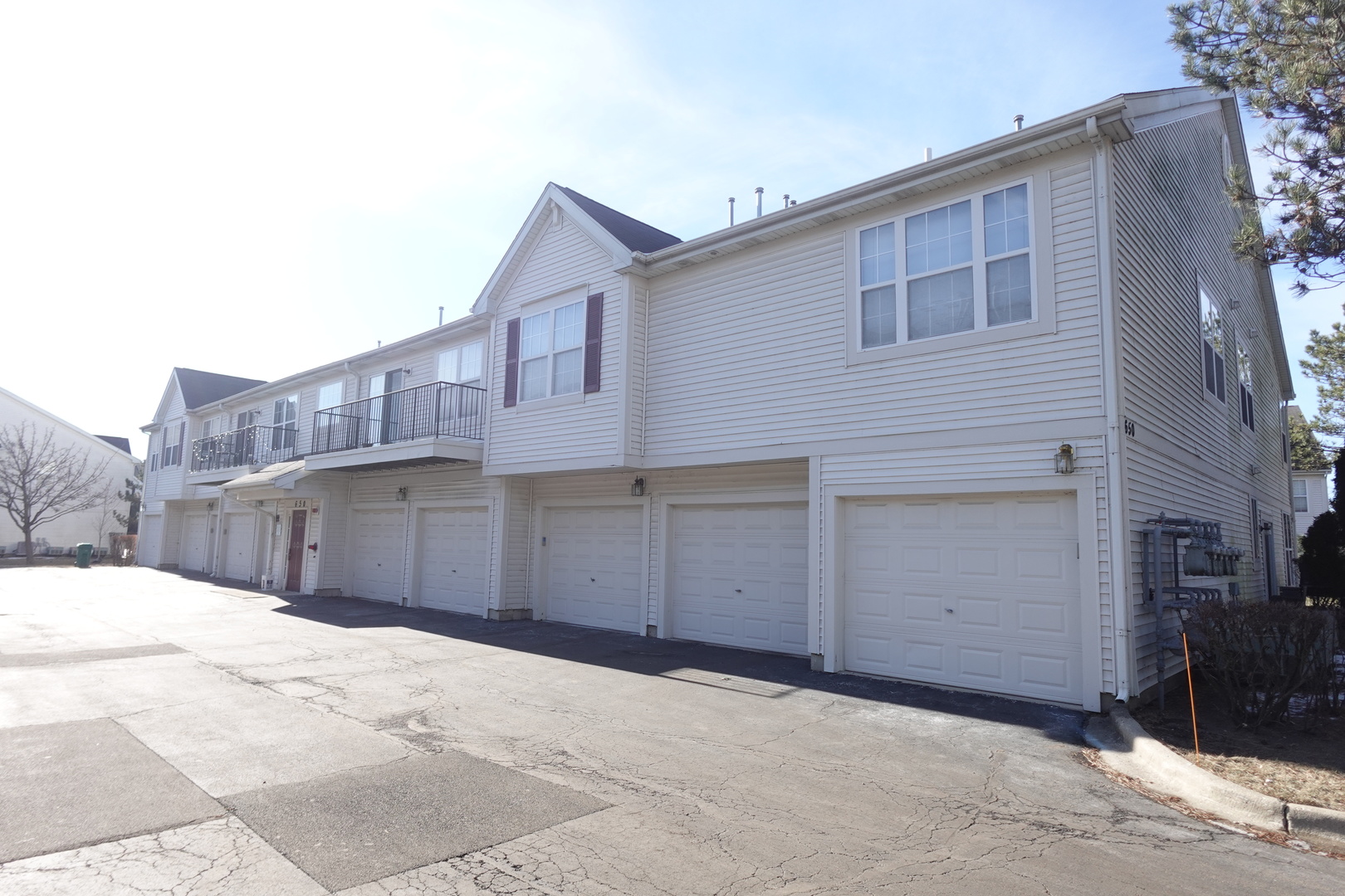 650 Mill Circle, Unit 205 Wheeling, IL 60090 - Photo 2 of 33