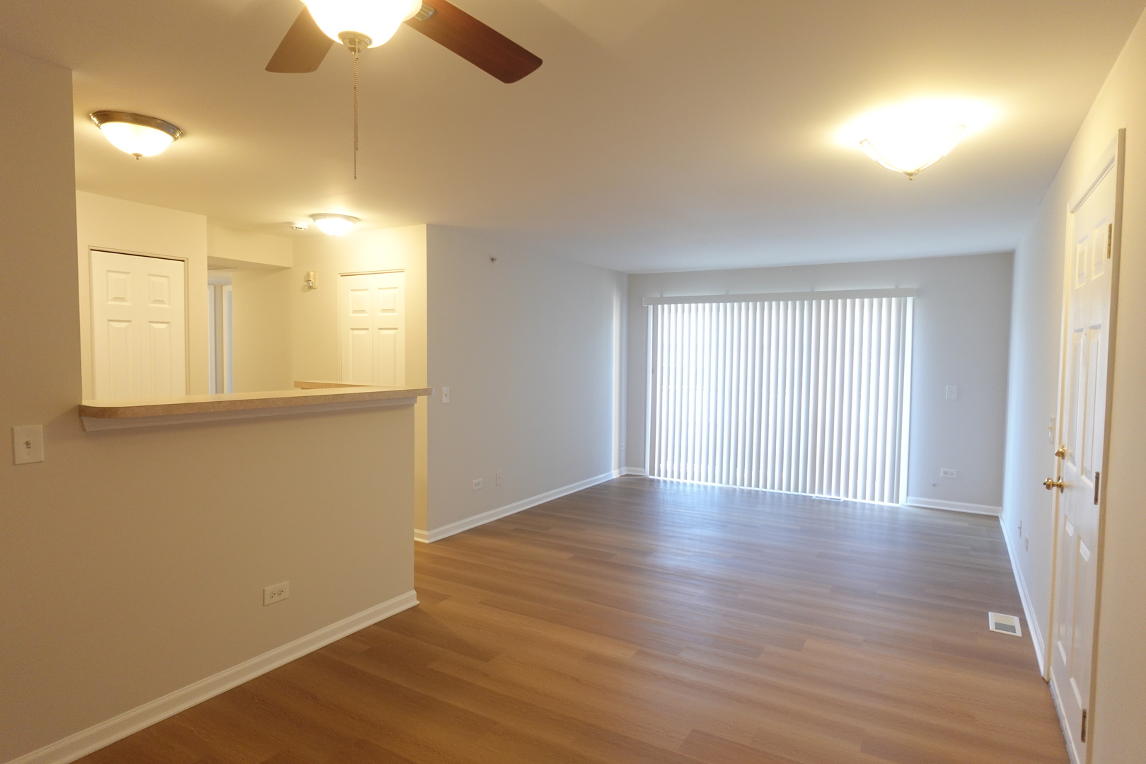 650 Mill Circle, Unit 205 Wheeling, IL 60090 - Photo 4 of 33