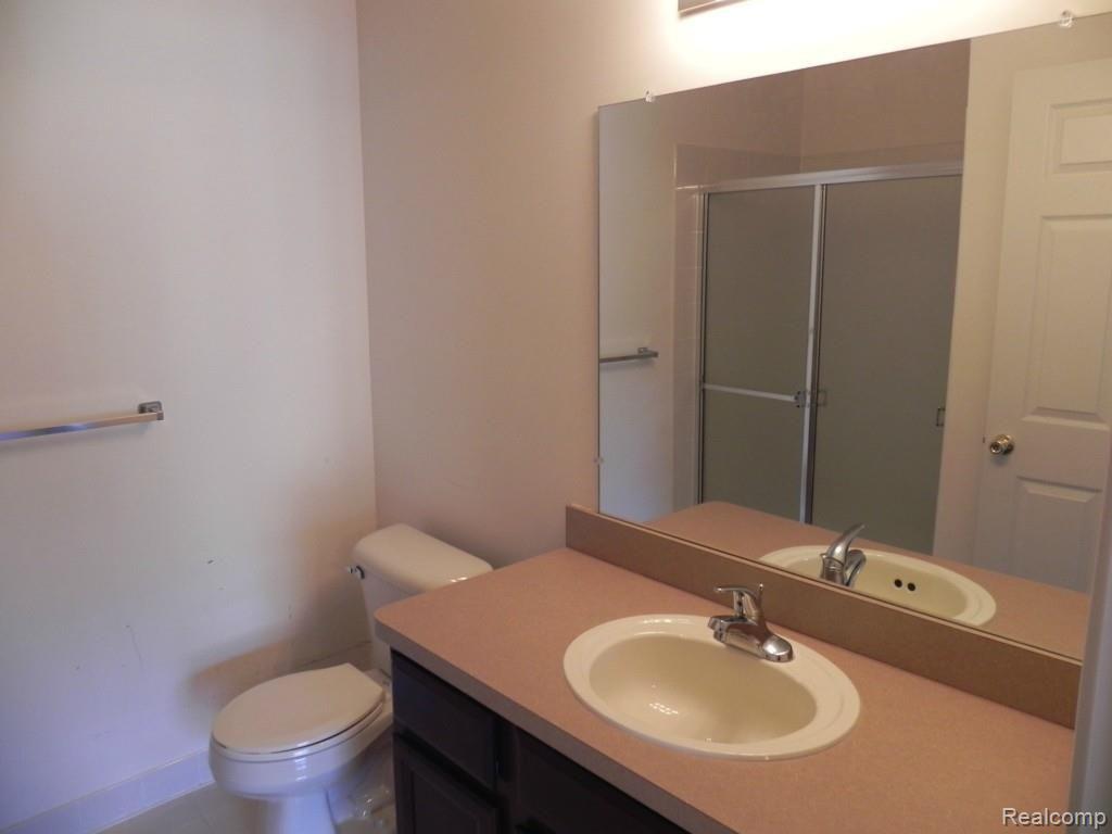 1706 Deepwood Circle Rochester, MI 48307 - Photo 28 of 38 DSCN2613.jpg