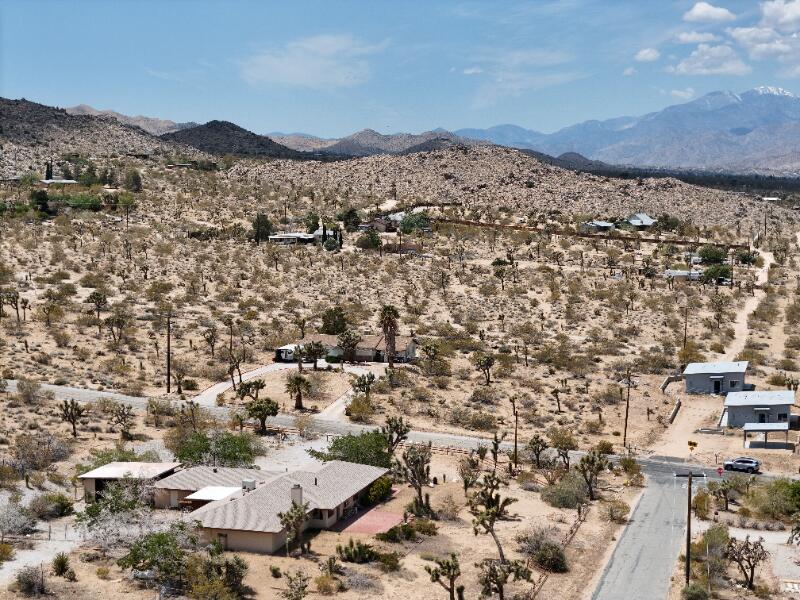 7608 Olympic Road Joshua Tree, CA 92252 - Photo 24 of 26 DJI_20250501122649_0155_D
