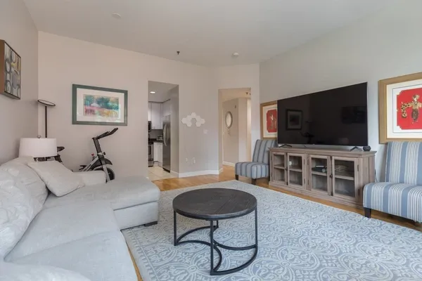 $4,500 | 416 Marlborough Street, Unit 303, Boston, MA 02115