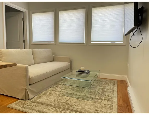 $2,000 | 68 Main Street, Unit 203, Everett, MA 02149