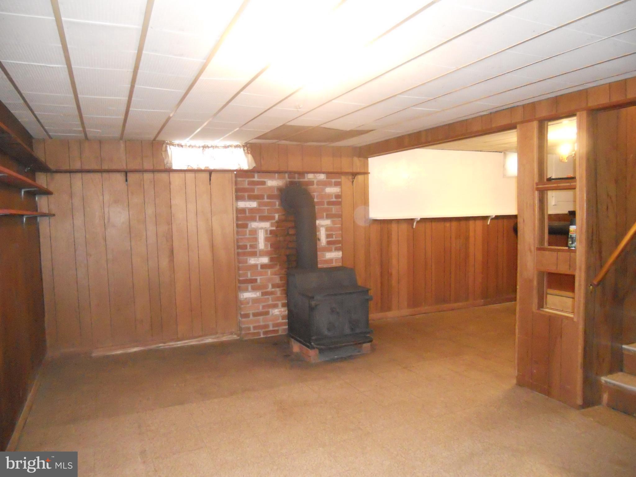4301 Old Hanover Road Westminster, MD 21158 - Photo 12 of 18 With a little TLC, will make a great family room