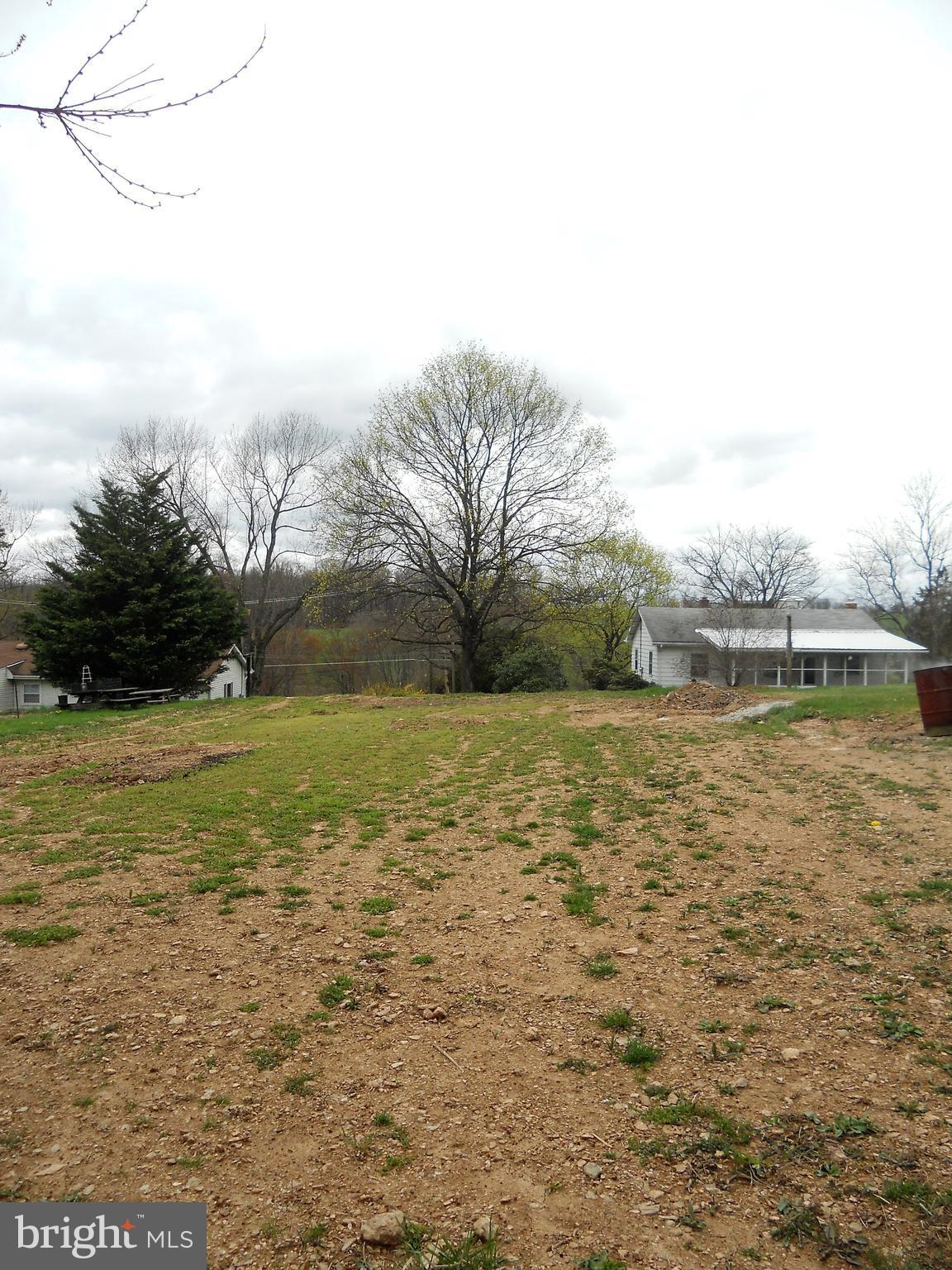 4301 Old Hanover Road Westminster, MD 21158 - Photo 17 of 18 Big rear yard