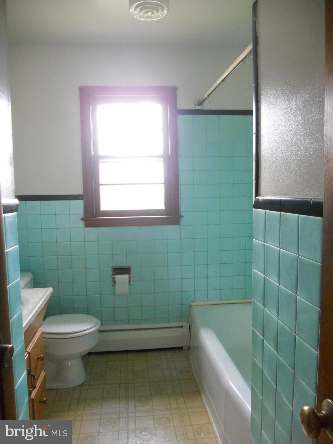 4301 Old Hanover Road Westminster, MD 21158 - Photo 6 of 18 Bath